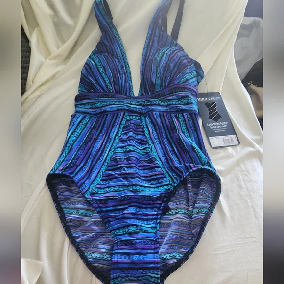 NWT MIRACLESUIT VERANDA SANSKRIT Blue Striped Women's Swimsuit 12 - Picture 3 of 3